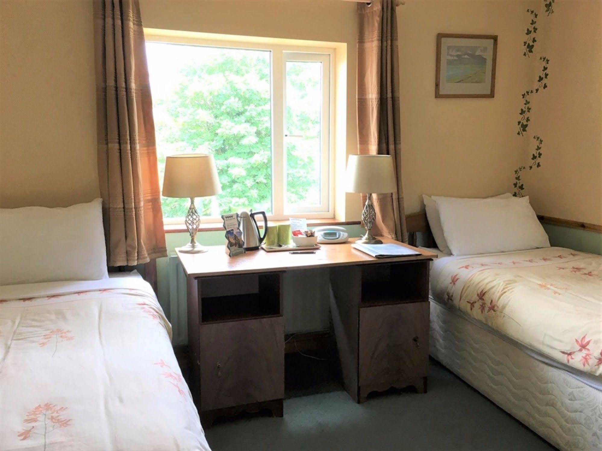 O'Connor'S Guest House 丁格尔 外观 照片