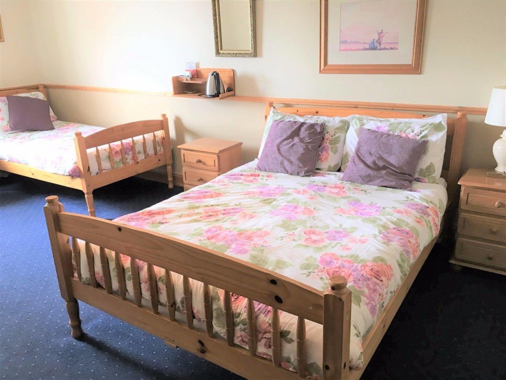 O'Connor'S Guest House 丁格尔 外观 照片